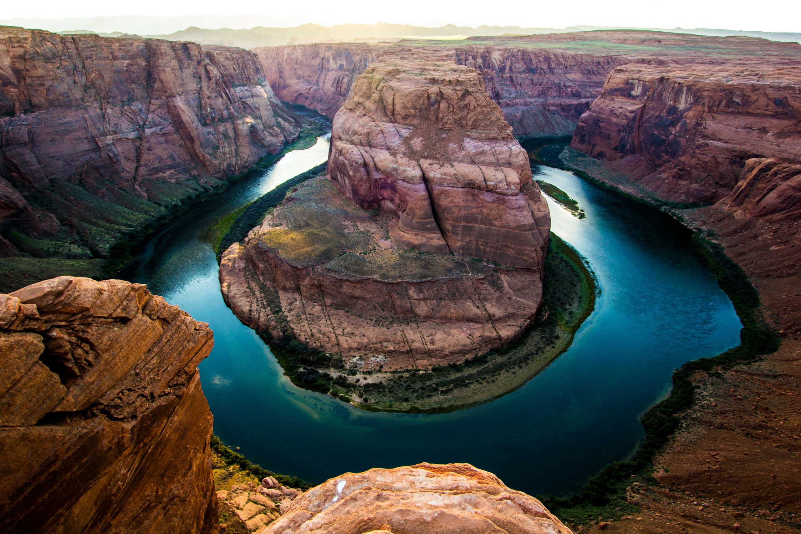 Horseshoe Bend is een hoefijzervormige meander van de rivier de Colorado in Arizona.
