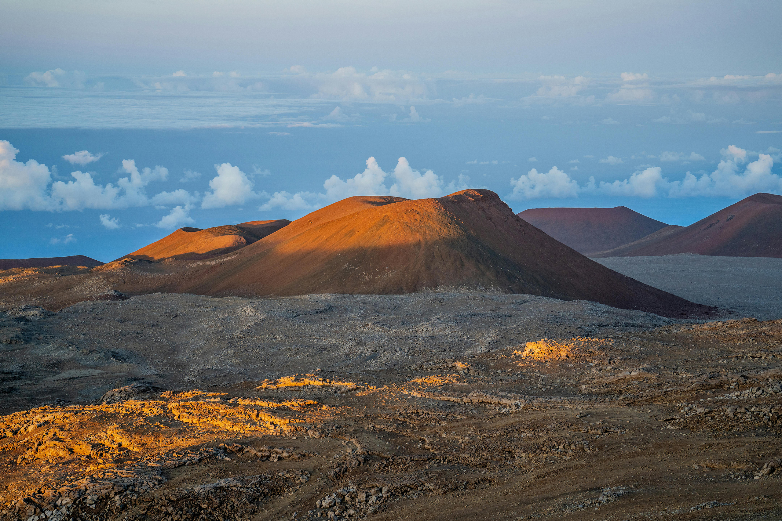 Vulkanisch landschap van Mauna Kea in Hawaï.