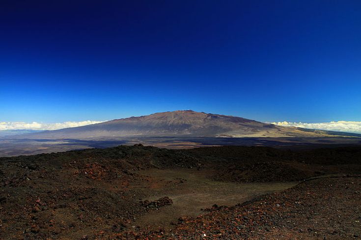 Foto van Mauna Loa, een schildvulkaan in Hawaï.