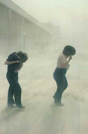 Asregen in de stad Yakima, Washington na de uitbarsting van Mount St. Helens van 18 mei 1980.